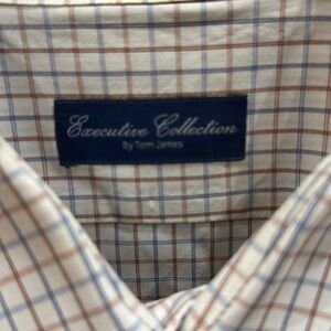 Men’s custom dress shirt executive collection by Tom James
Size 17 1/2